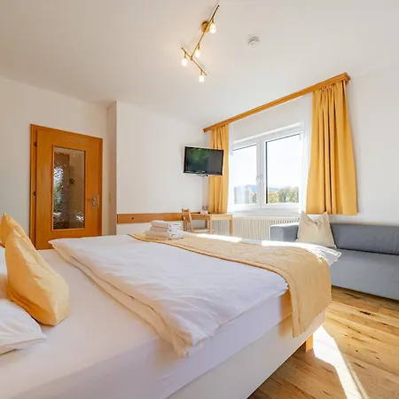 Guest house Hofweyer 3*