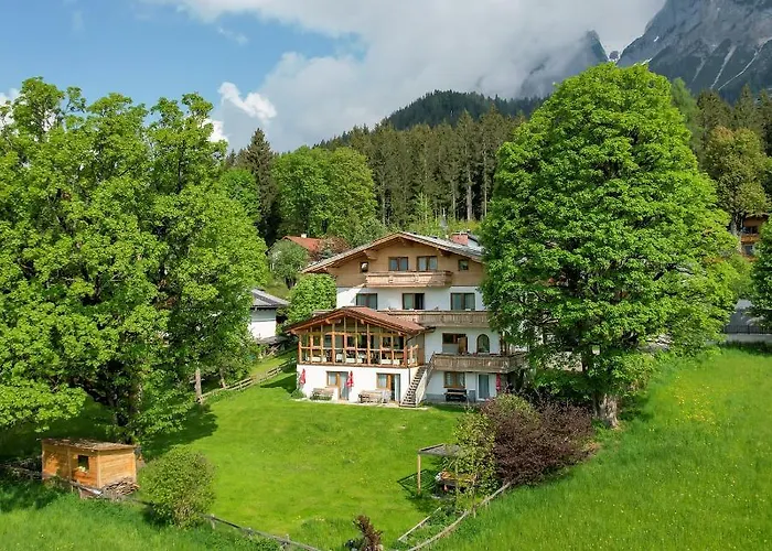 Hofweyer Guest house 3*