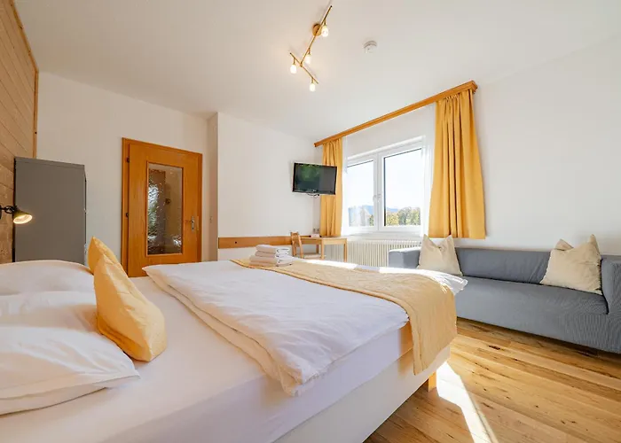 Guest house Hofweyer 3*